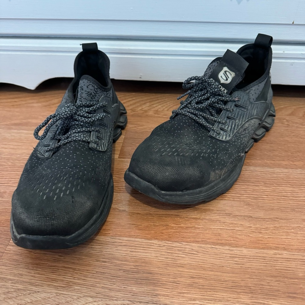 Suadex Men’s Size 9.5 Steel Toe Sneakers